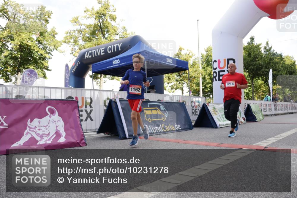 06.09.2026 - CURREX Alsterlauf Yannick Fuchs http://msf.ph/oto/10231278 06.09.2026 11:56:15 Ziel 1131, 1162, 1214, 8285, 8312 meine-sportfotos.de