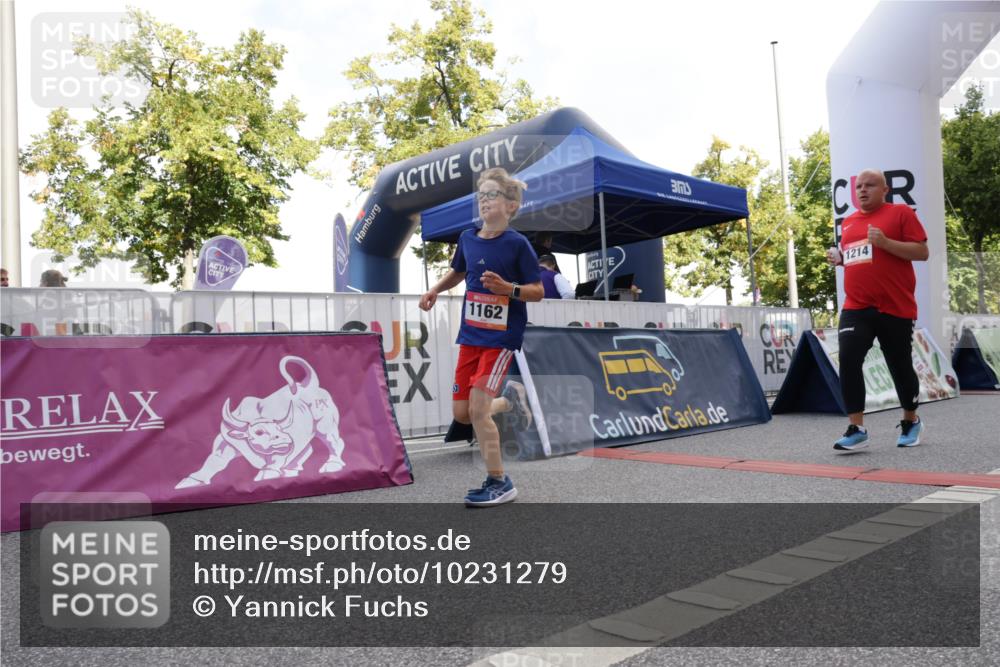 06.09.2026 - CURREX Alsterlauf Yannick Fuchs http://msf.ph/oto/10231279 06.09.2026 11:56:15 Ziel 1131, 1162, 1214, 8285, 8312 meine-sportfotos.de