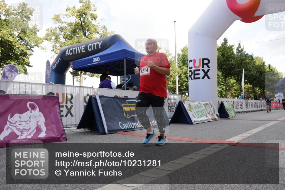 06.09.2026 - CURREX Alsterlauf Yannick Fuchs http://msf.ph/oto/10231281 06.09.2026 11:56:16 Ziel 1131, 1162, 1214, 8267, 8285, 8312 meine-sportfotos.de