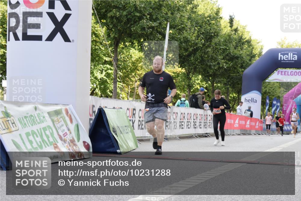 06.09.2026 - CURREX Alsterlauf Yannick Fuchs http://msf.ph/oto/10231288 06.09.2026 11:56:20 Ziel 1032, 1142, 1162, 1214, 8267 meine-sportfotos.de
