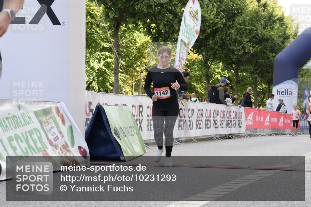06.09.2026 - CURREX Alsterlauf Yannick Fuchs http://msf.ph/oto/10231293 06.09.2026 11:56:23 Ziel 1032, 1103, 1142, 8267 meine-sportfotos.de