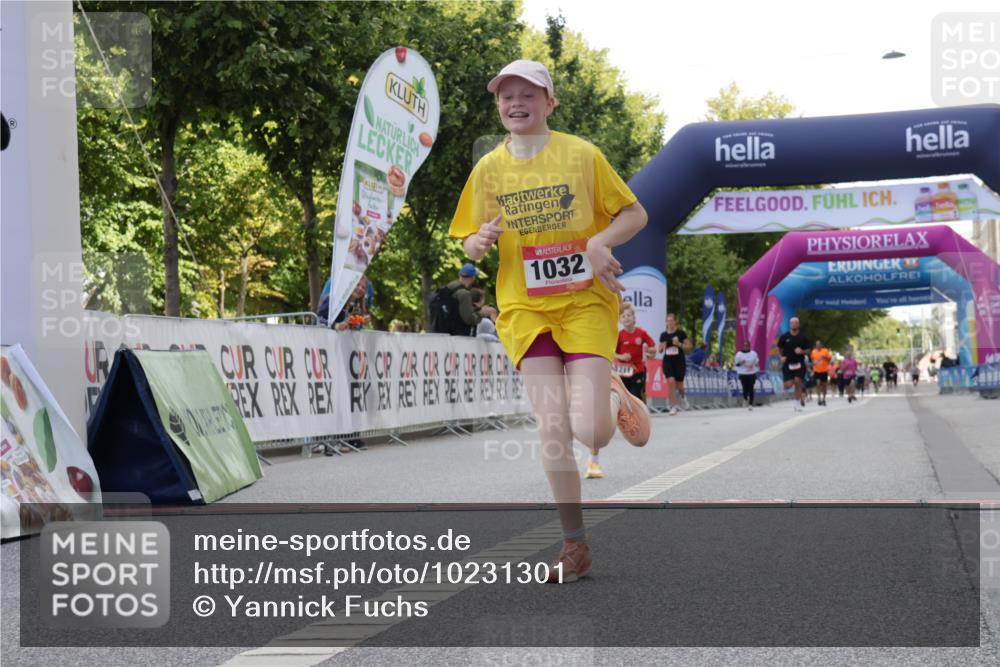 06.09.2026 - CURREX Alsterlauf Yannick Fuchs http://msf.ph/oto/10231301 06.09.2026 11:56:25 Ziel 1032, 1103, 1142, 1211, 8267 meine-sportfotos.de
