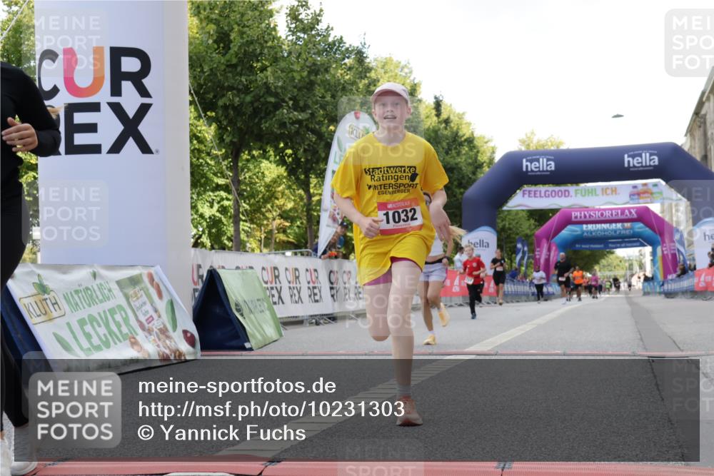 06.09.2026 - CURREX Alsterlauf Yannick Fuchs http://msf.ph/oto/10231303 06.09.2026 11:56:25 Ziel 1032, 1103, 1142, 1211, 8267 meine-sportfotos.de