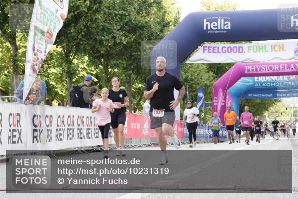 06.09.2026 - CURREX Alsterlauf Yannick Fuchs http://msf.ph/oto/10231319 06.09.2026 11:56:31 Ziel 1032, 1035, 1103, 1144, 1172, 1211 meine-sportfotos.de