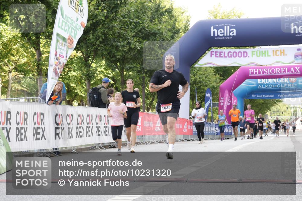 06.09.2026 - CURREX Alsterlauf Yannick Fuchs http://msf.ph/oto/10231320 06.09.2026 11:56:31 Ziel 1032, 1035, 1103, 1144, 1172, 1211 meine-sportfotos.de