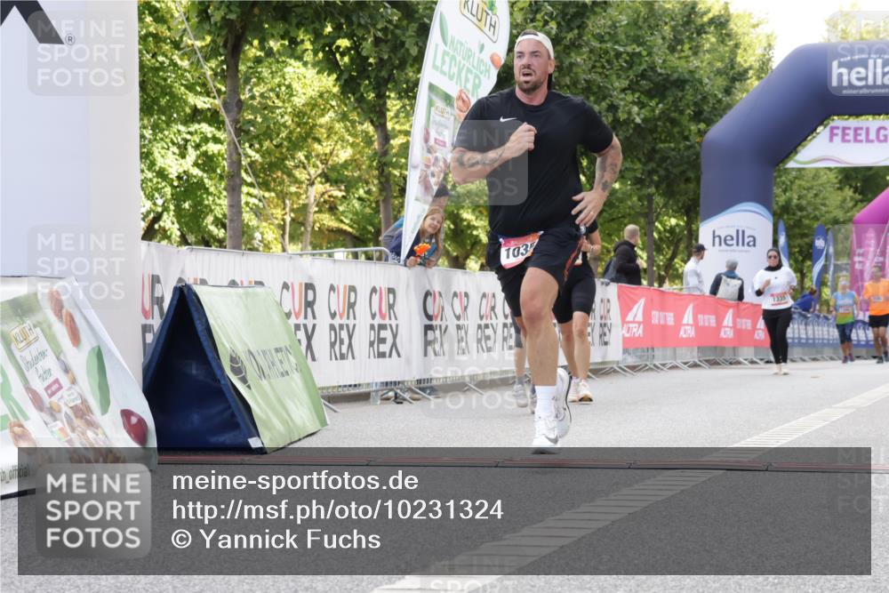 06.09.2026 - CURREX Alsterlauf Yannick Fuchs http://msf.ph/oto/10231324 06.09.2026 11:56:33 Ziel 1035, 1103, 1144, 1172, 1211 meine-sportfotos.de