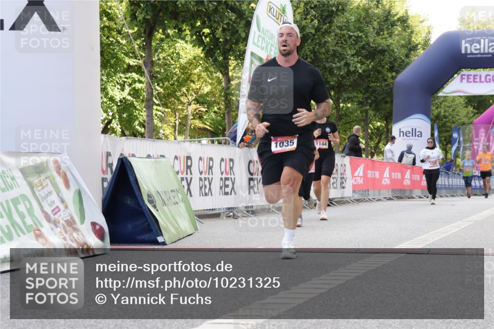 06.09.2026 - CURREX Alsterlauf Yannick Fuchs http://msf.ph/oto/10231325 06.09.2026 11:56:33 Ziel 1035, 1103, 1144, 1172, 1211 meine-sportfotos.de