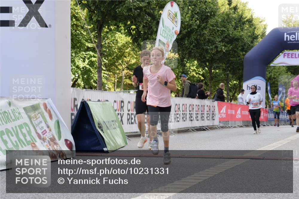 06.09.2026 - CURREX Alsterlauf Yannick Fuchs http://msf.ph/oto/10231331 06.09.2026 11:56:35 Ziel 1035, 1118, 1144, 1172, 1211 meine-sportfotos.de