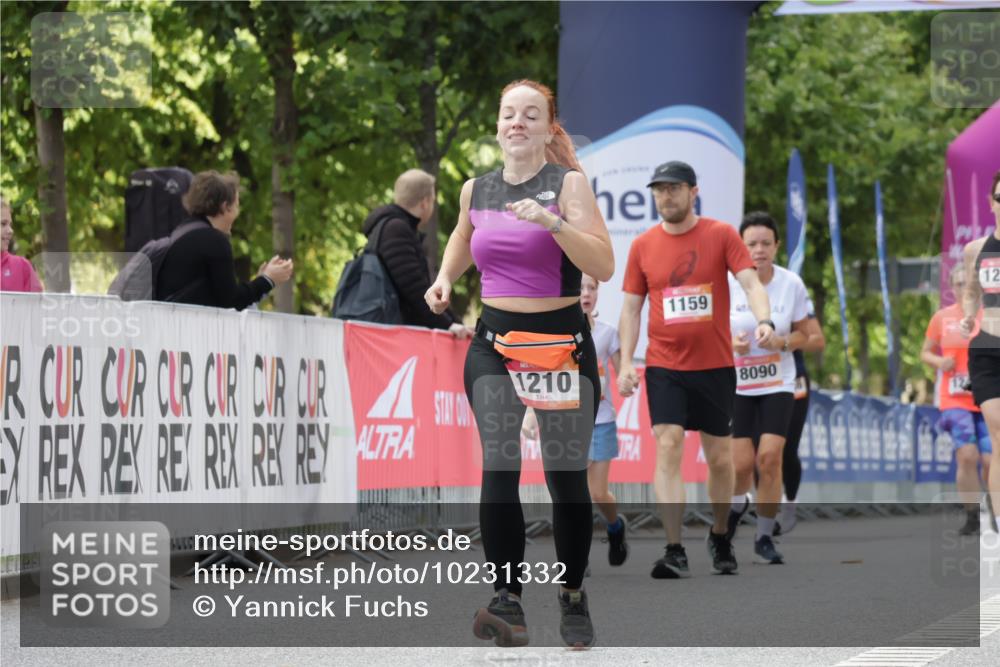 06.09.2026 - CURREX Alsterlauf Yannick Fuchs http://msf.ph/oto/10231332 06.09.2026 11:57:42 Ziel 1187, 1188, 1210, 2484 meine-sportfotos.de