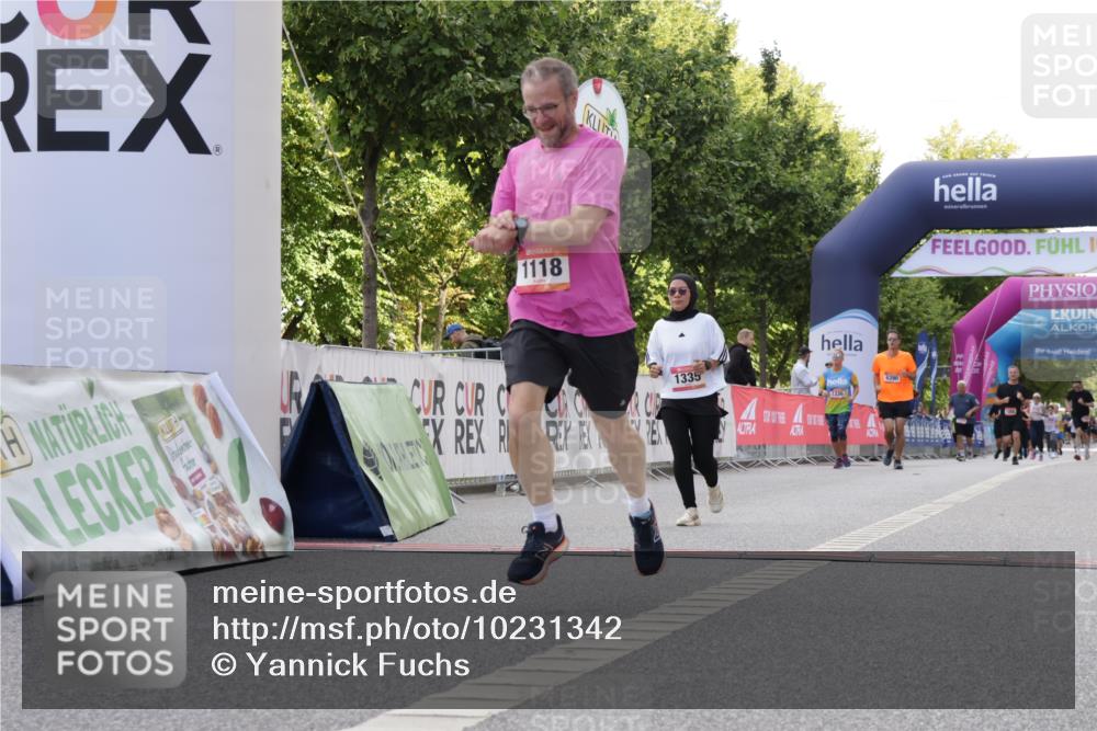 06.09.2026 - CURREX Alsterlauf Yannick Fuchs http://msf.ph/oto/10231342 06.09.2026 11:56:39 Ziel 1035, 1118, 1144, 1172, 1335 meine-sportfotos.de