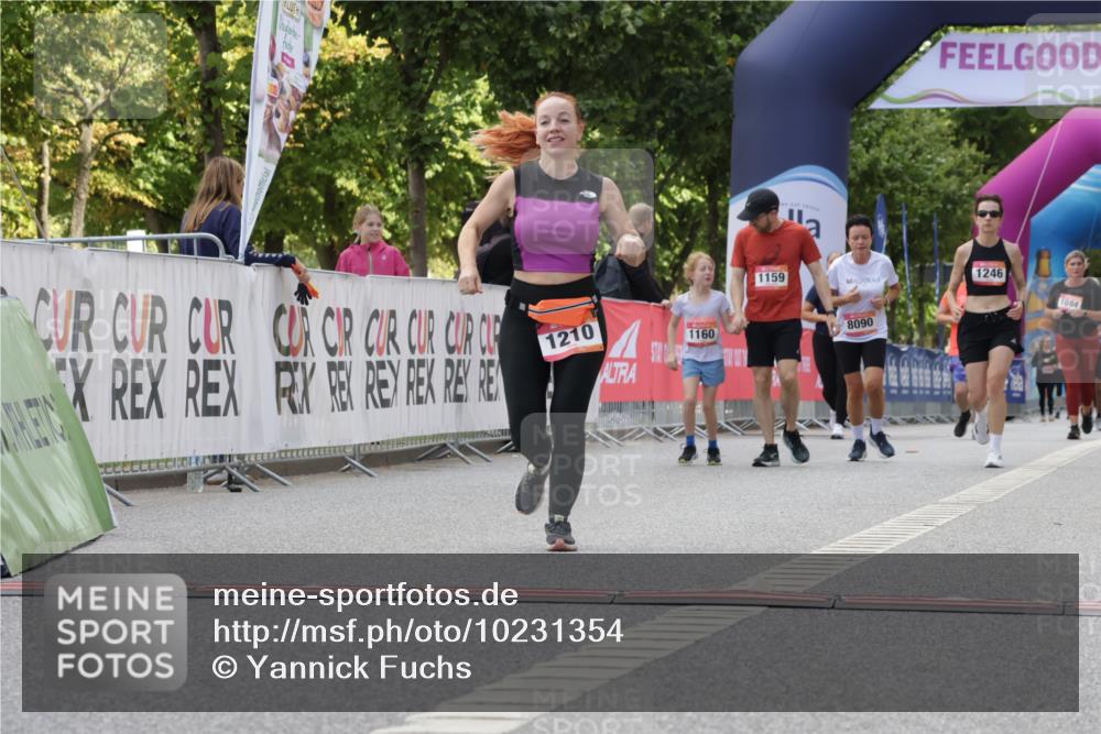06.09.2026 - CURREX Alsterlauf Yannick Fuchs http://msf.ph/oto/10231354 06.09.2026 11:57:43 Ziel 1187, 1188, 1210, 1246, 2484 meine-sportfotos.de