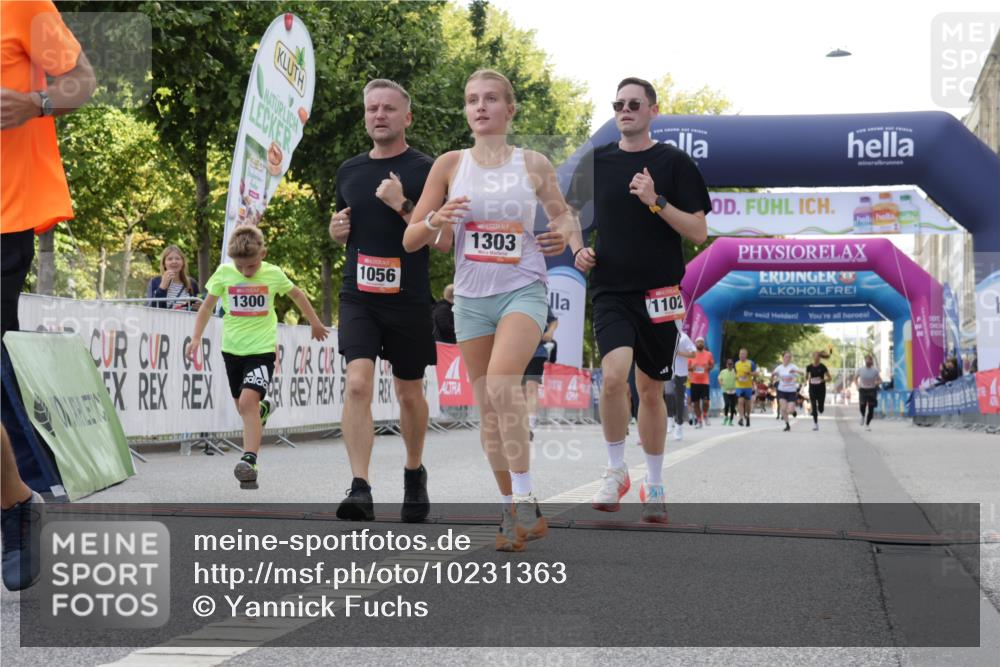 06.09.2026 - CURREX Alsterlauf Yannick Fuchs http://msf.ph/oto/10231363 06.09.2026 11:56:49 Ziel 1056, 1102, 1148, 1300, 1303, 1336, 6390, 8098 meine-sportfotos.de