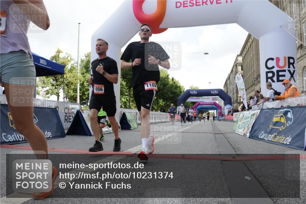 06.09.2026 - CURREX Alsterlauf Yannick Fuchs http://msf.ph/oto/10231374 06.09.2026 11:56:51 Ziel 1056, 1102, 1148, 1171, 1300, 1303, 1336, 6390, 8098 meine-sportfotos.de