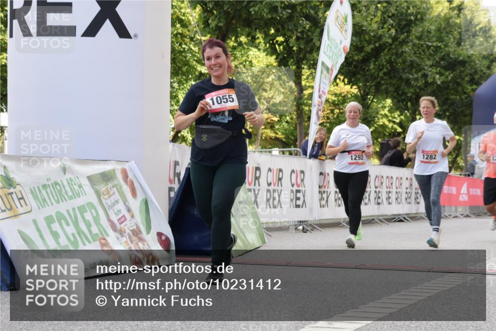 06.09.2026 - CURREX Alsterlauf Yannick Fuchs http://msf.ph/oto/10231412 06.09.2026 11:57:02 Ziel 1055, 1171, 1248, 1257, 1282, 1292, 8284, 8325, 8326 meine-sportfotos.de