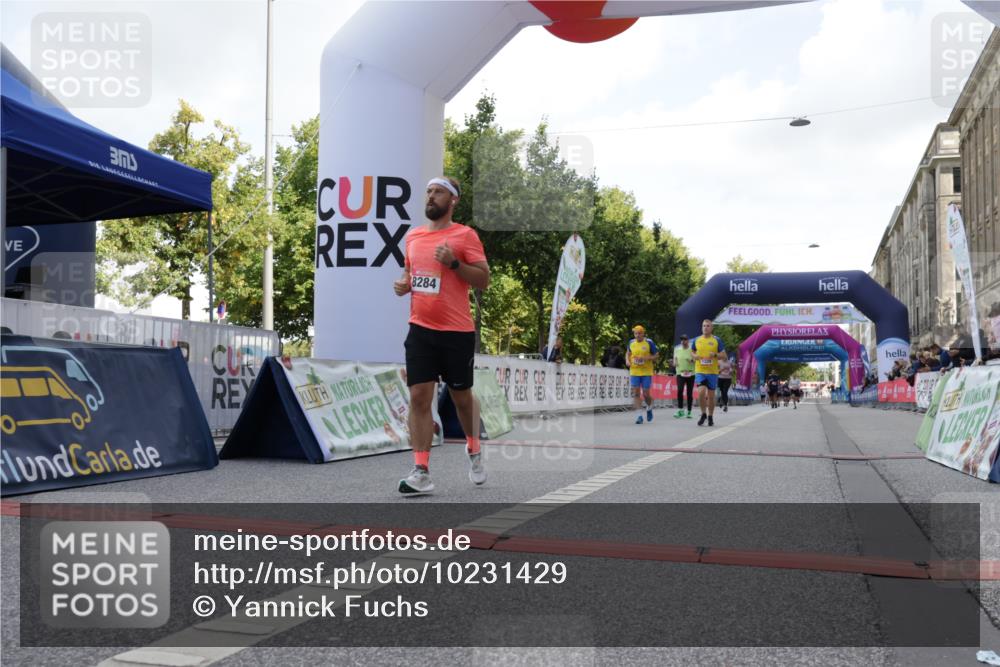 06.09.2026 - CURREX Alsterlauf Yannick Fuchs http://msf.ph/oto/10231429 06.09.2026 11:57:07 Ziel 1055, 1067, 1228, 1229, 1282, 1292, 8284, 8326 meine-sportfotos.de