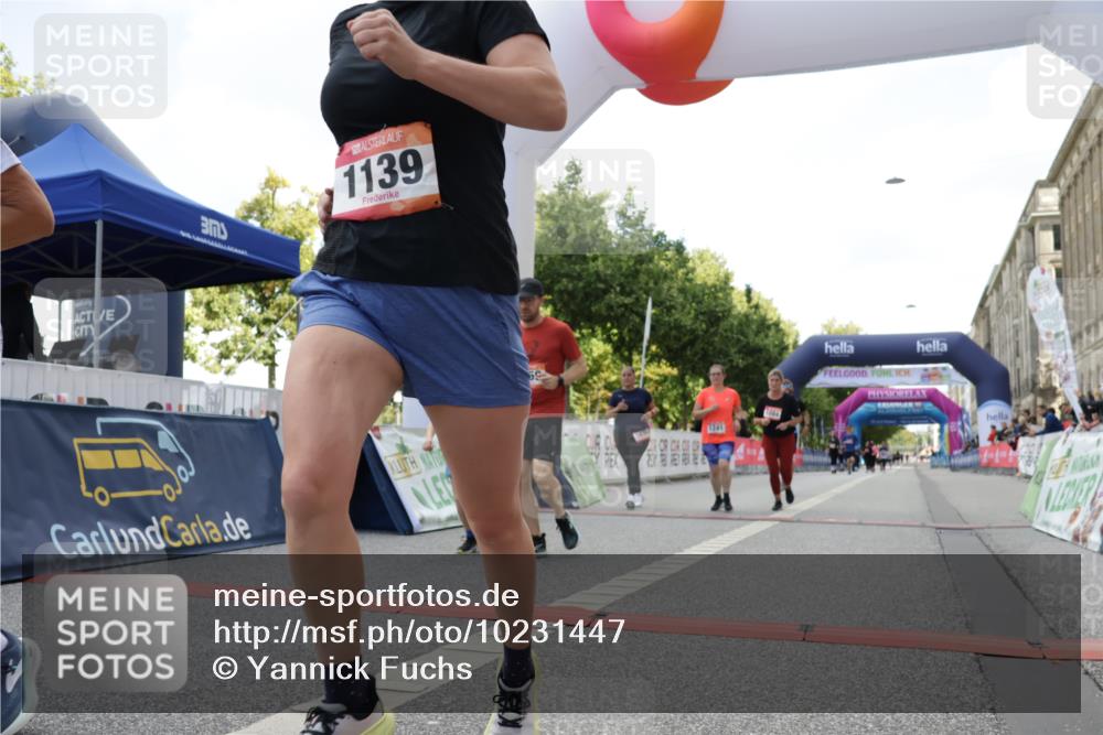 06.09.2026 - CURREX Alsterlauf Yannick Fuchs http://msf.ph/oto/10231447 06.09.2026 11:57:53 Ziel 1036, 1075, 1084, 1139, 1159, 1160, 1241, 1246, 8090 meine-sportfotos.de