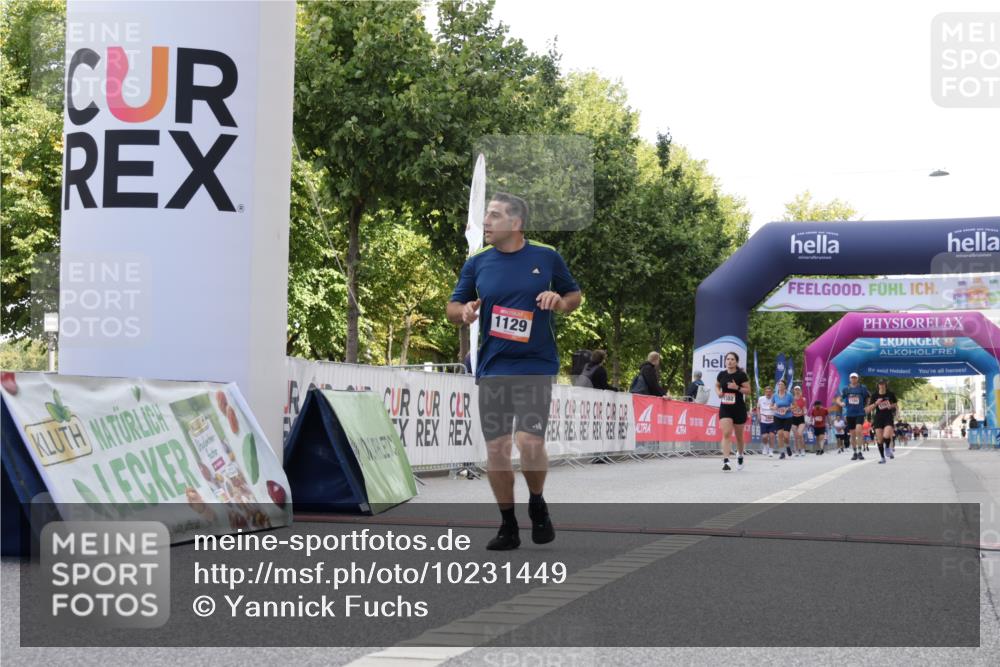 06.09.2026 - CURREX Alsterlauf Yannick Fuchs http://msf.ph/oto/10231449 06.09.2026 11:57:22 Ziel 1129, 1346, 8138 meine-sportfotos.de