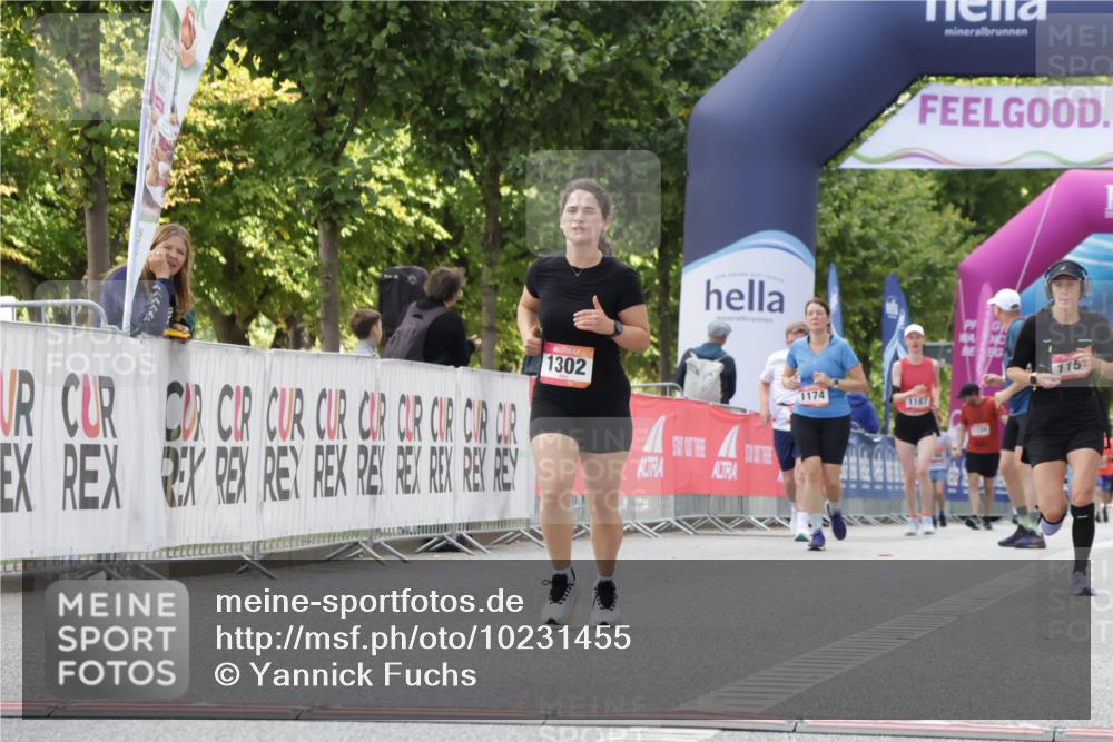 06.09.2026 - CURREX Alsterlauf Yannick Fuchs http://msf.ph/oto/10231455 06.09.2026 11:57:25 Ziel 1129, 1154, 1302 meine-sportfotos.de