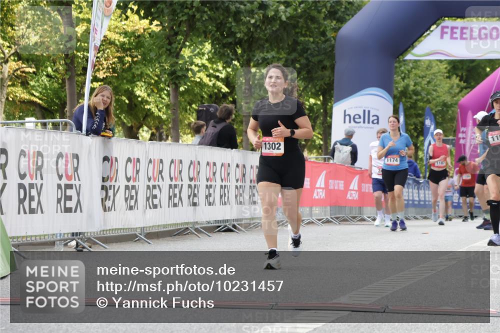 06.09.2026 - CURREX Alsterlauf Yannick Fuchs http://msf.ph/oto/10231457 06.09.2026 11:57:25 Ziel 1129, 1154, 1302 meine-sportfotos.de