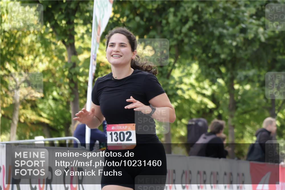 06.09.2026 - CURREX Alsterlauf Yannick Fuchs http://msf.ph/oto/10231460 06.09.2026 11:57:27 Ziel 1129, 1154, 1193, 1302 meine-sportfotos.de