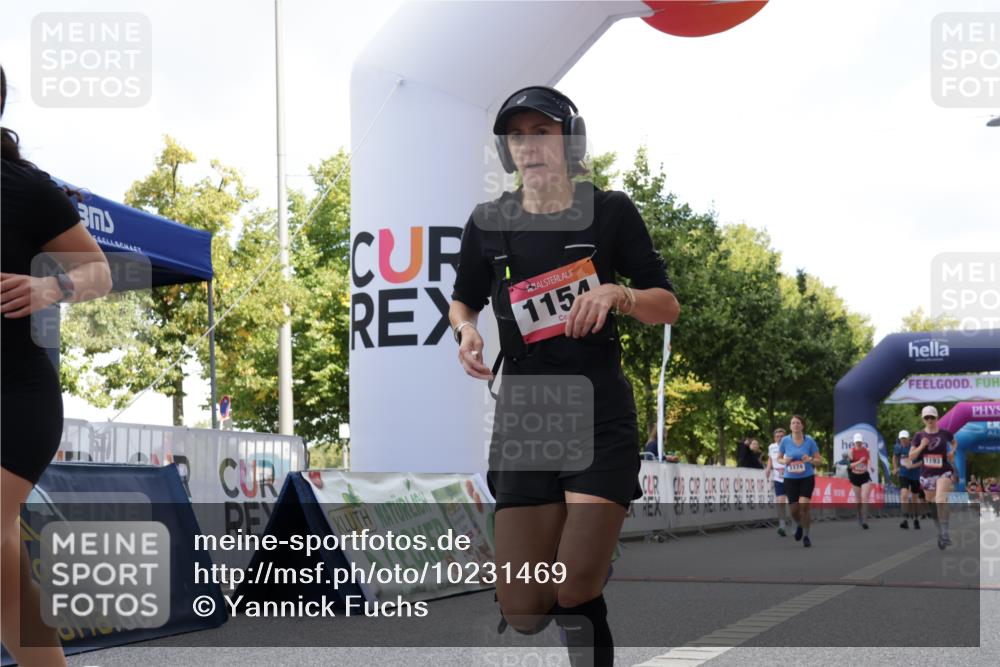06.09.2026 - CURREX Alsterlauf Yannick Fuchs http://msf.ph/oto/10231469 06.09.2026 11:57:30 Ziel 1154, 1174, 1193, 1302 meine-sportfotos.de