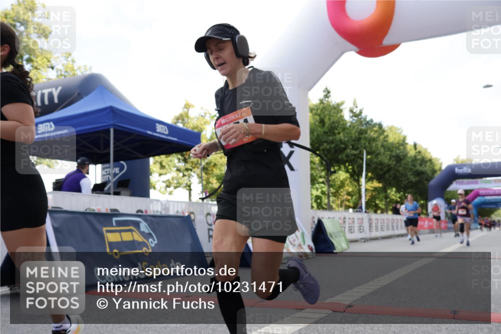 06.09.2026 - CURREX Alsterlauf Yannick Fuchs http://msf.ph/oto/10231471 06.09.2026 11:57:31 Ziel 1154, 1174, 1193, 1302, 2484 meine-sportfotos.de