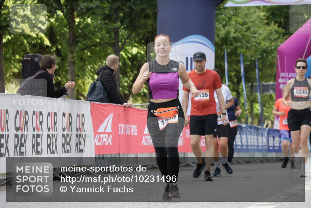 06.09.2026 - CURREX Alsterlauf Yannick Fuchs http://msf.ph/oto/10231496 06.09.2026 11:57:42 Ziel 1187, 1188, 1210, 2484 meine-sportfotos.de