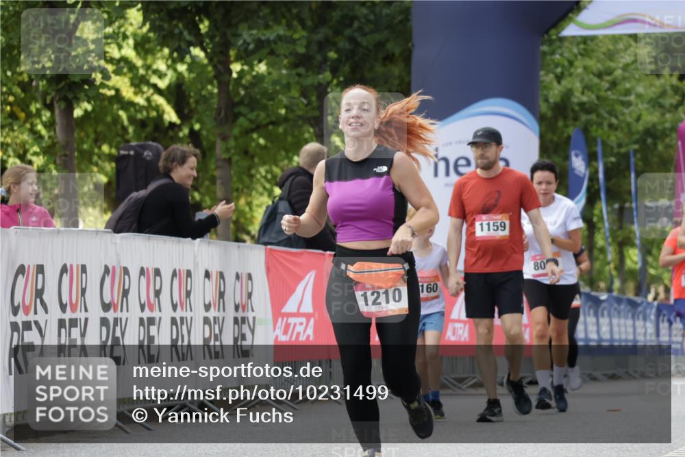 06.09.2026 - CURREX Alsterlauf Yannick Fuchs http://msf.ph/oto/10231499 06.09.2026 11:57:42 Ziel 1187, 1188, 1210, 2484 meine-sportfotos.de