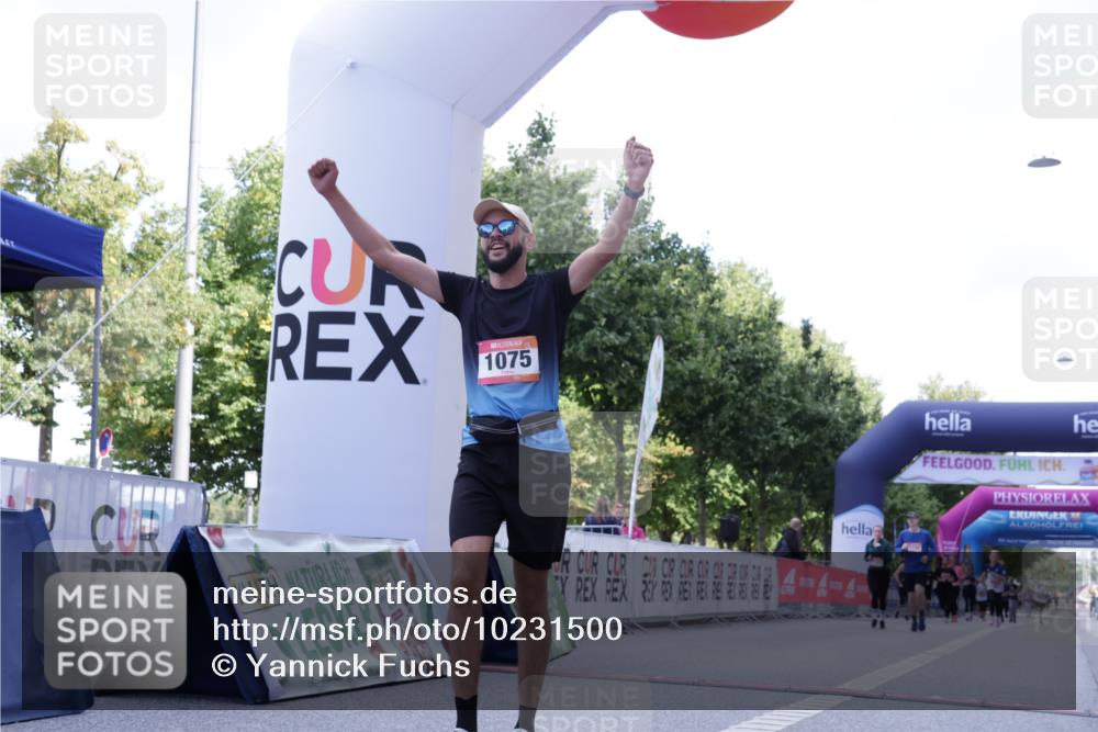 06.09.2026 - CURREX Alsterlauf Yannick Fuchs http://msf.ph/oto/10231500 06.09.2026 11:57:59 Ziel 1036, 1075, 1084, 1241 meine-sportfotos.de