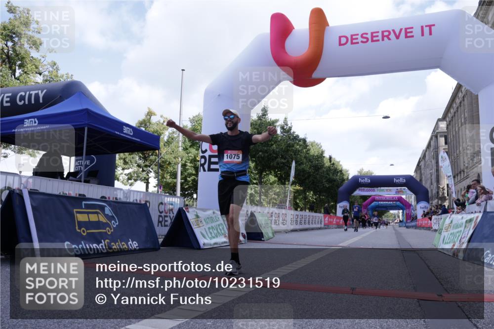 06.09.2026 - CURREX Alsterlauf Yannick Fuchs http://msf.ph/oto/10231519 06.09.2026 11:57:59 Ziel 1036, 1075, 1084, 1241 meine-sportfotos.de