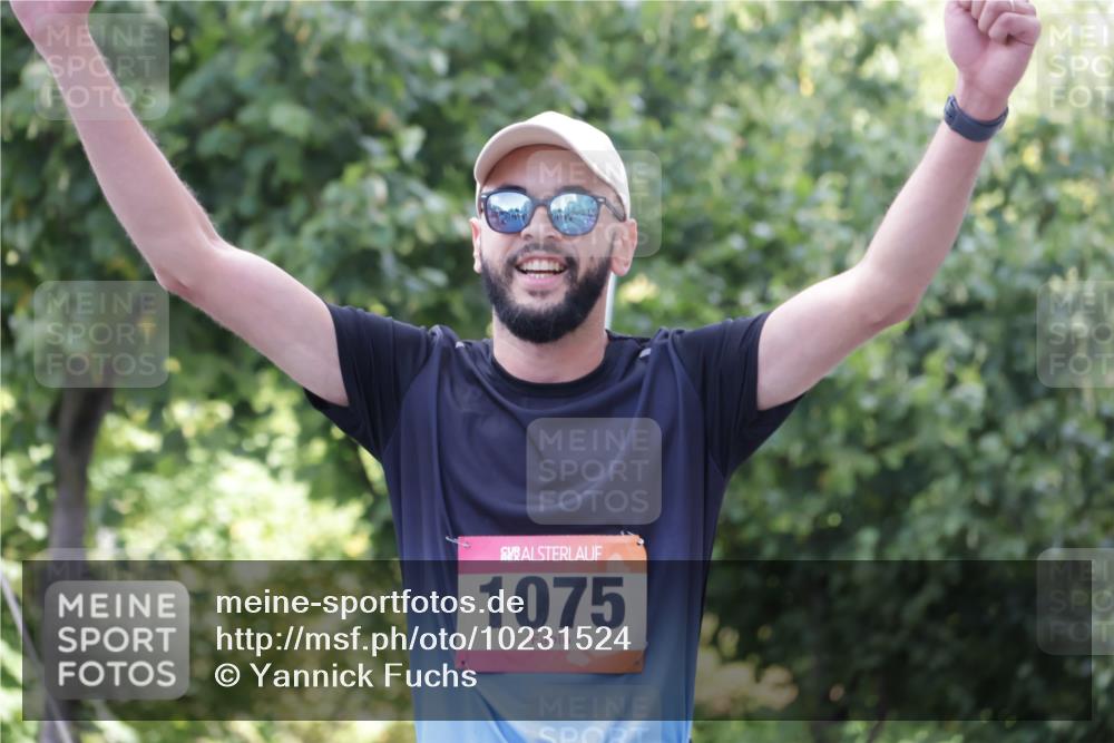 06.09.2026 - CURREX Alsterlauf Yannick Fuchs http://msf.ph/oto/10231524 06.09.2026 11:57:58 Ziel 1036, 1075, 1084, 1139, 1159, 1160, 1241 meine-sportfotos.de