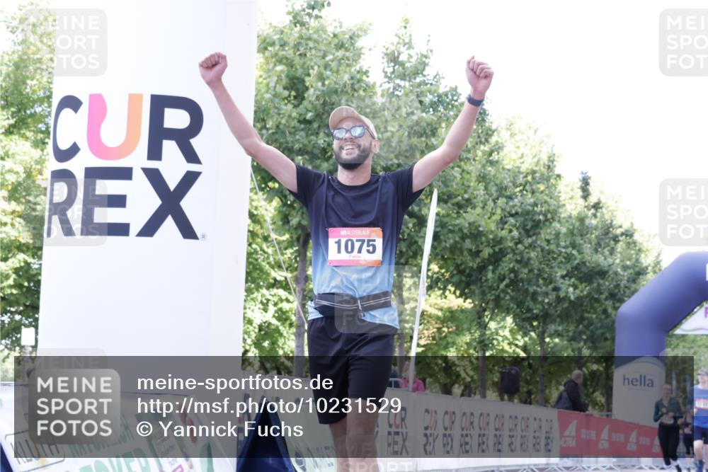 06.09.2026 - CURREX Alsterlauf Yannick Fuchs http://msf.ph/oto/10231529 06.09.2026 11:57:58 Ziel 1036, 1075, 1084, 1139, 1159, 1160, 1241 meine-sportfotos.de