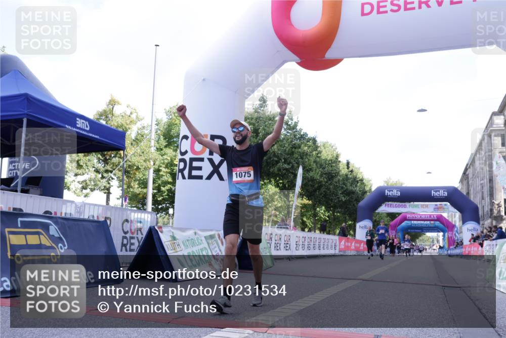 06.09.2026 - CURREX Alsterlauf Yannick Fuchs http://msf.ph/oto/10231534 06.09.2026 11:57:59 Ziel 1036, 1075, 1084, 1241 meine-sportfotos.de