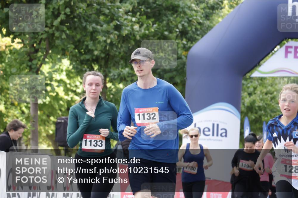 06.09.2026 - CURREX Alsterlauf Yannick Fuchs http://msf.ph/oto/10231545 06.09.2026 11:58:04 Ziel 1186, 1283 meine-sportfotos.de
