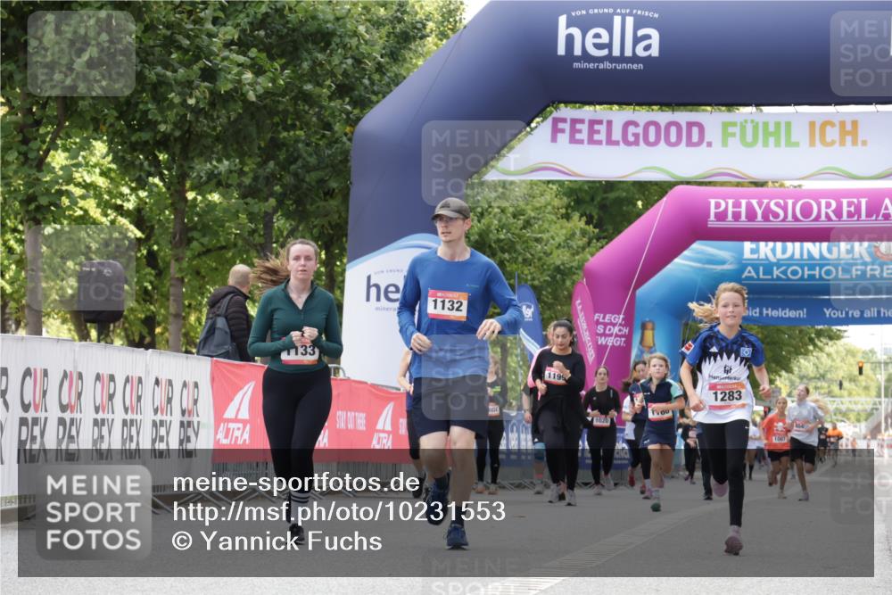 06.09.2026 - CURREX Alsterlauf Yannick Fuchs http://msf.ph/oto/10231553 06.09.2026 11:58:02 Ziel 1075, 1283 meine-sportfotos.de