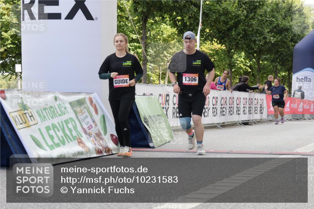 06.09.2026 - CURREX Alsterlauf Yannick Fuchs http://msf.ph/oto/10231583 06.09.2026 11:58:24 Ziel 1020, 1158, 1306 meine-sportfotos.de