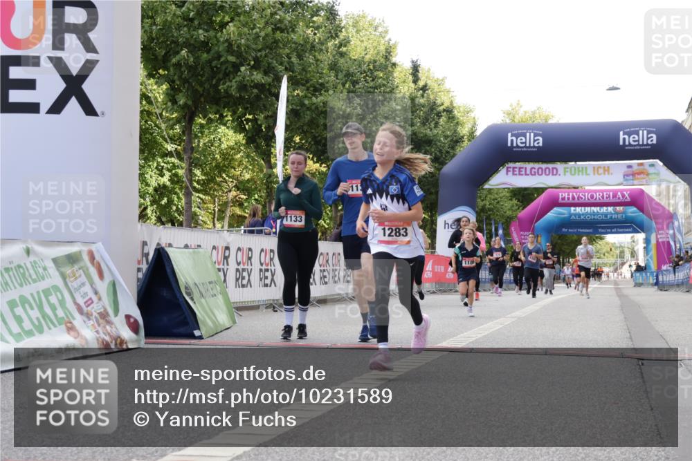 06.09.2026 - CURREX Alsterlauf Yannick Fuchs http://msf.ph/oto/10231589 06.09.2026 11:58:06 Ziel 1180, 1186, 1199, 1283, 8048, 8300 meine-sportfotos.de
