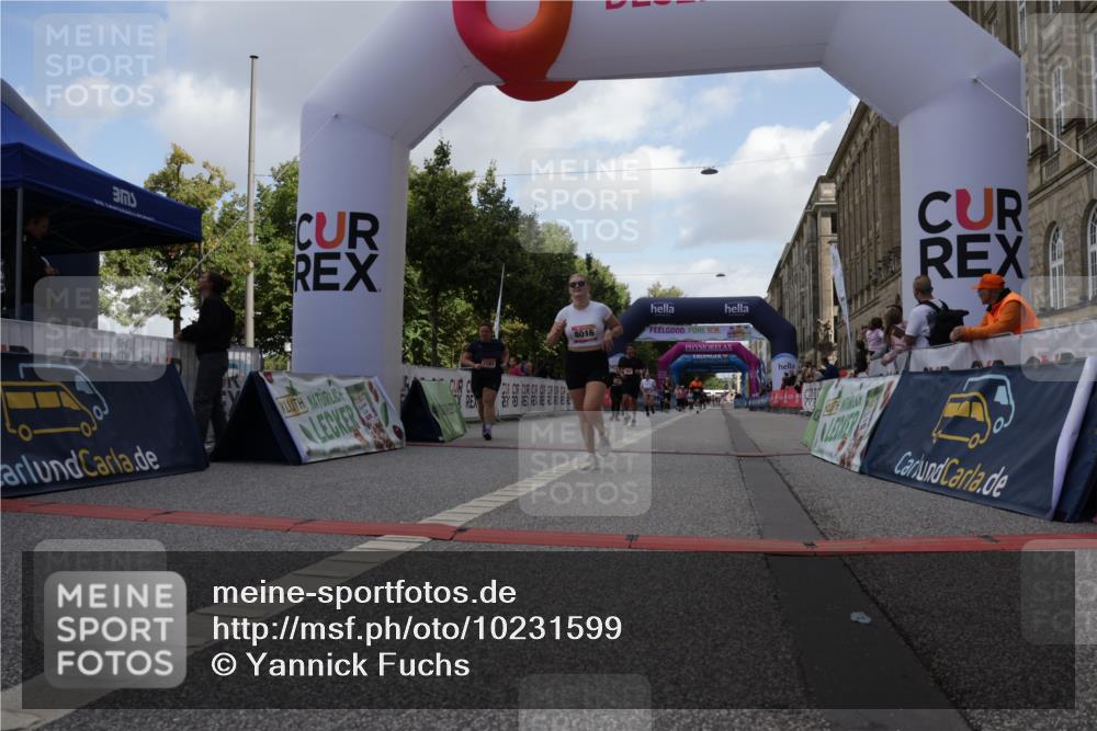 06.09.2026 - CURREX Alsterlauf Yannick Fuchs http://msf.ph/oto/10231599 06.09.2026 11:58:31 Ziel 1082, 1182, 1306, 1314, 1334, 8016 meine-sportfotos.de