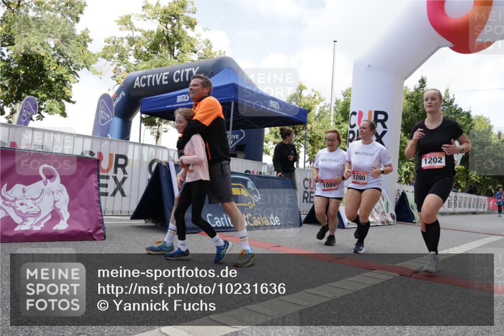 06.09.2026 - CURREX Alsterlauf Yannick Fuchs http://msf.ph/oto/10231636 06.09.2026 11:58:41 Ziel 1001, 1082, 1089, 1090, 1114, 1115, 1202, 1235, 1314, 1334, 8137 meine-sportfotos.de