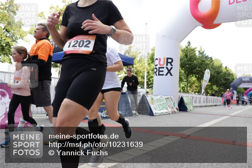 06.09.2026 - CURREX Alsterlauf Yannick Fuchs http://msf.ph/oto/10231639 06.09.2026 11:58:42 Ziel 1001, 1089, 1090, 1114, 1115, 1202, 1235, 1334, 8137 meine-sportfotos.de