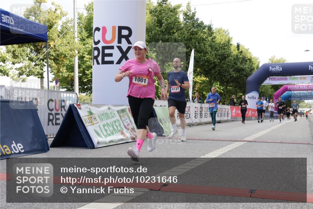 06.09.2026 - CURREX Alsterlauf Yannick Fuchs http://msf.ph/oto/10231646 06.09.2026 11:58:46 Ziel 1001, 1089, 1090, 1202, 1347, 8137 meine-sportfotos.de