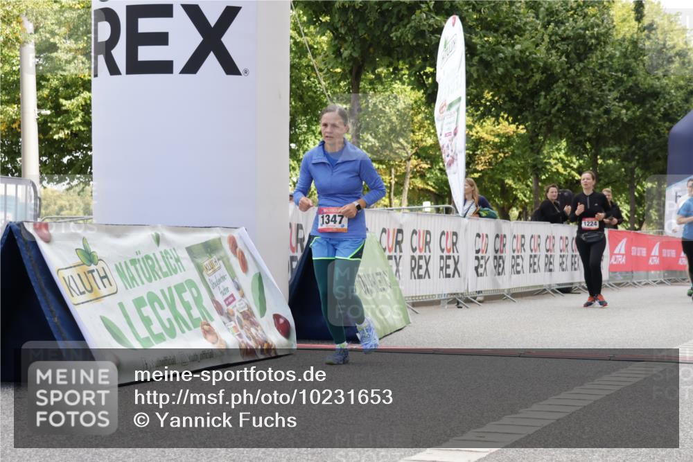 06.09.2026 - CURREX Alsterlauf Yannick Fuchs http://msf.ph/oto/10231653 06.09.2026 11:58:48 Ziel 1001, 1224, 1329, 1347, 8046, 8137 meine-sportfotos.de