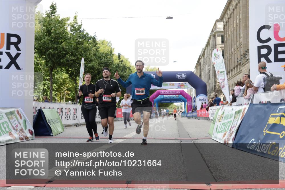 06.09.2026 - CURREX Alsterlauf Yannick Fuchs http://msf.ph/oto/10231664 06.09.2026 11:58:53 Ziel 1224, 1301, 1329, 1347, 4444, 8046, 8137 meine-sportfotos.de