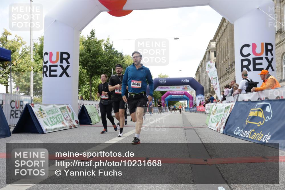 06.09.2026 - CURREX Alsterlauf Yannick Fuchs http://msf.ph/oto/10231668 06.09.2026 11:58:53 Ziel 1224, 1301, 1329, 1347, 4444, 8046, 8137 meine-sportfotos.de