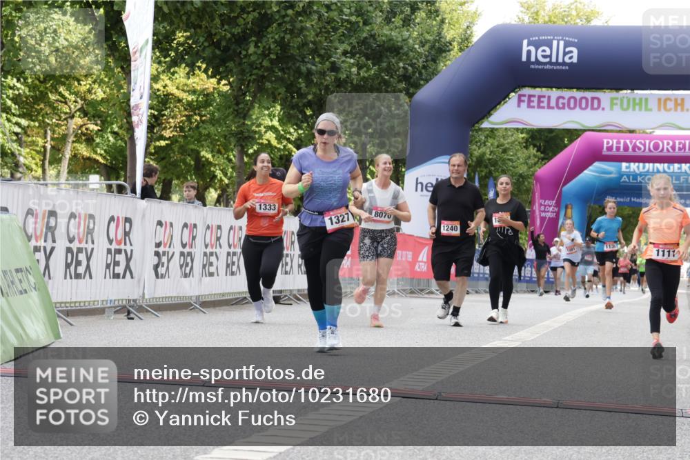 06.09.2026 - CURREX Alsterlauf Yannick Fuchs http://msf.ph/oto/10231680 06.09.2026 11:58:58 Ziel 1111, 1200, 1224, 1240, 1301, 1327, 1329, 1333, 4444, 8046, 8070 meine-sportfotos.de