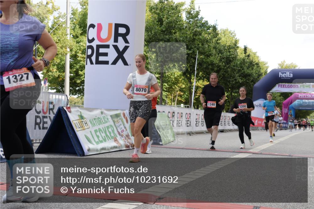 06.09.2026 - CURREX Alsterlauf Yannick Fuchs http://msf.ph/oto/10231692 06.09.2026 11:59:02 Ziel 1081, 1111, 1130, 1200, 1240, 1327, 1333, 4444, 8070 meine-sportfotos.de