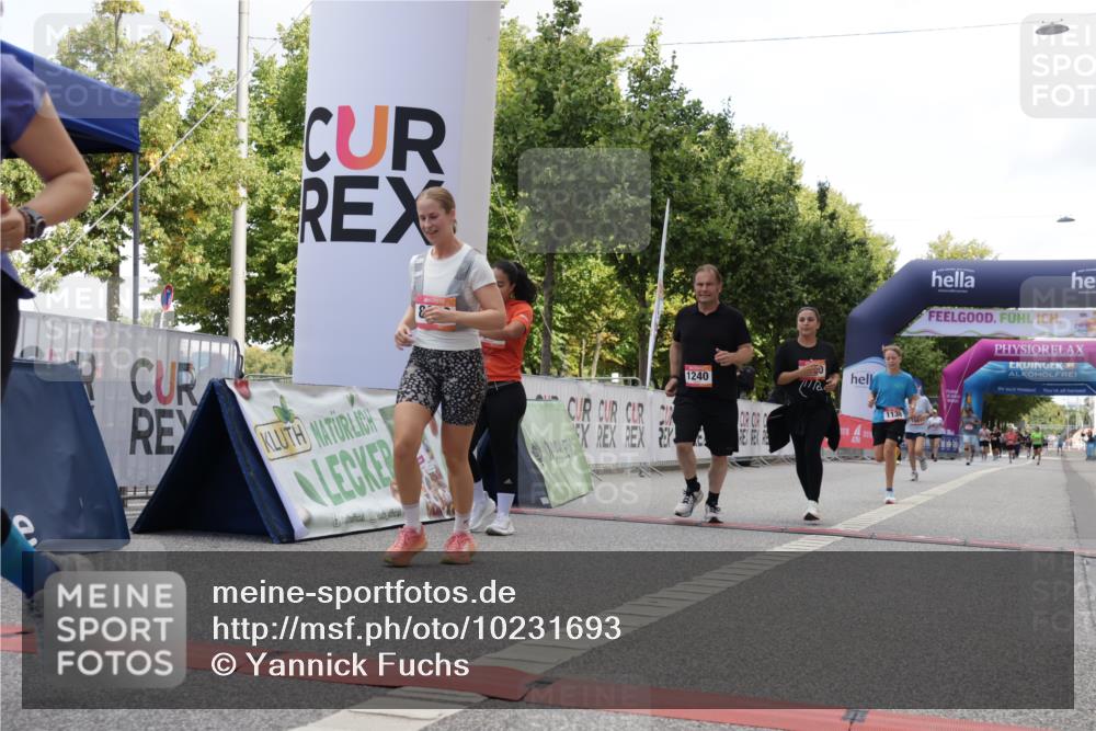 06.09.2026 - CURREX Alsterlauf Yannick Fuchs http://msf.ph/oto/10231693 06.09.2026 11:59:03 Ziel 1081, 1111, 1130, 1200, 1240, 1327, 1333, 8070 meine-sportfotos.de