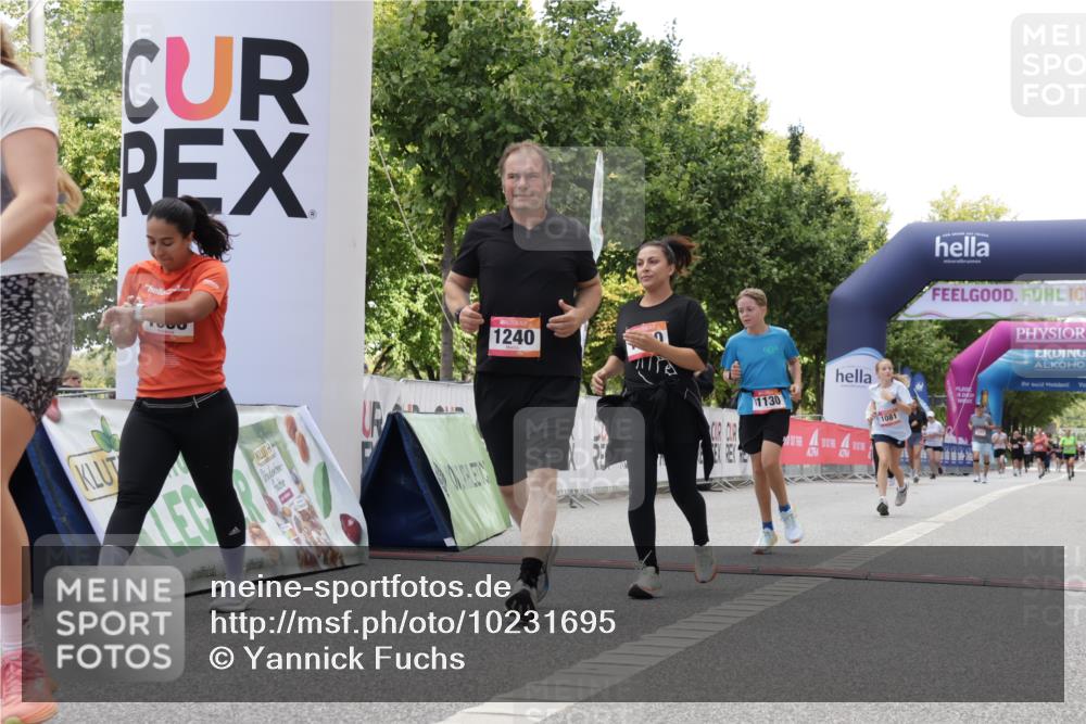06.09.2026 - CURREX Alsterlauf Yannick Fuchs http://msf.ph/oto/10231695 06.09.2026 11:59:04 Ziel 1081, 1111, 1130, 1200, 1240, 1327, 1333, 8070 meine-sportfotos.de