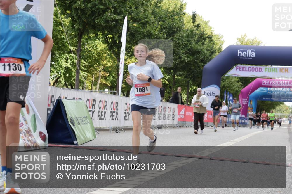 06.09.2026 - CURREX Alsterlauf Yannick Fuchs http://msf.ph/oto/10231703 06.09.2026 11:59:07 Ziel 1081, 1111, 1130, 1200, 1240, 1327, 1333, 8070 meine-sportfotos.de