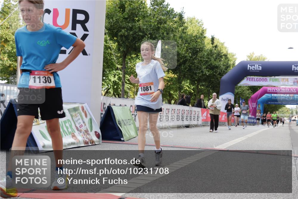 06.09.2026 - CURREX Alsterlauf Yannick Fuchs http://msf.ph/oto/10231708 06.09.2026 11:59:08 Ziel 1081, 1130, 1200, 1240, 1254, 1333, 8070 meine-sportfotos.de